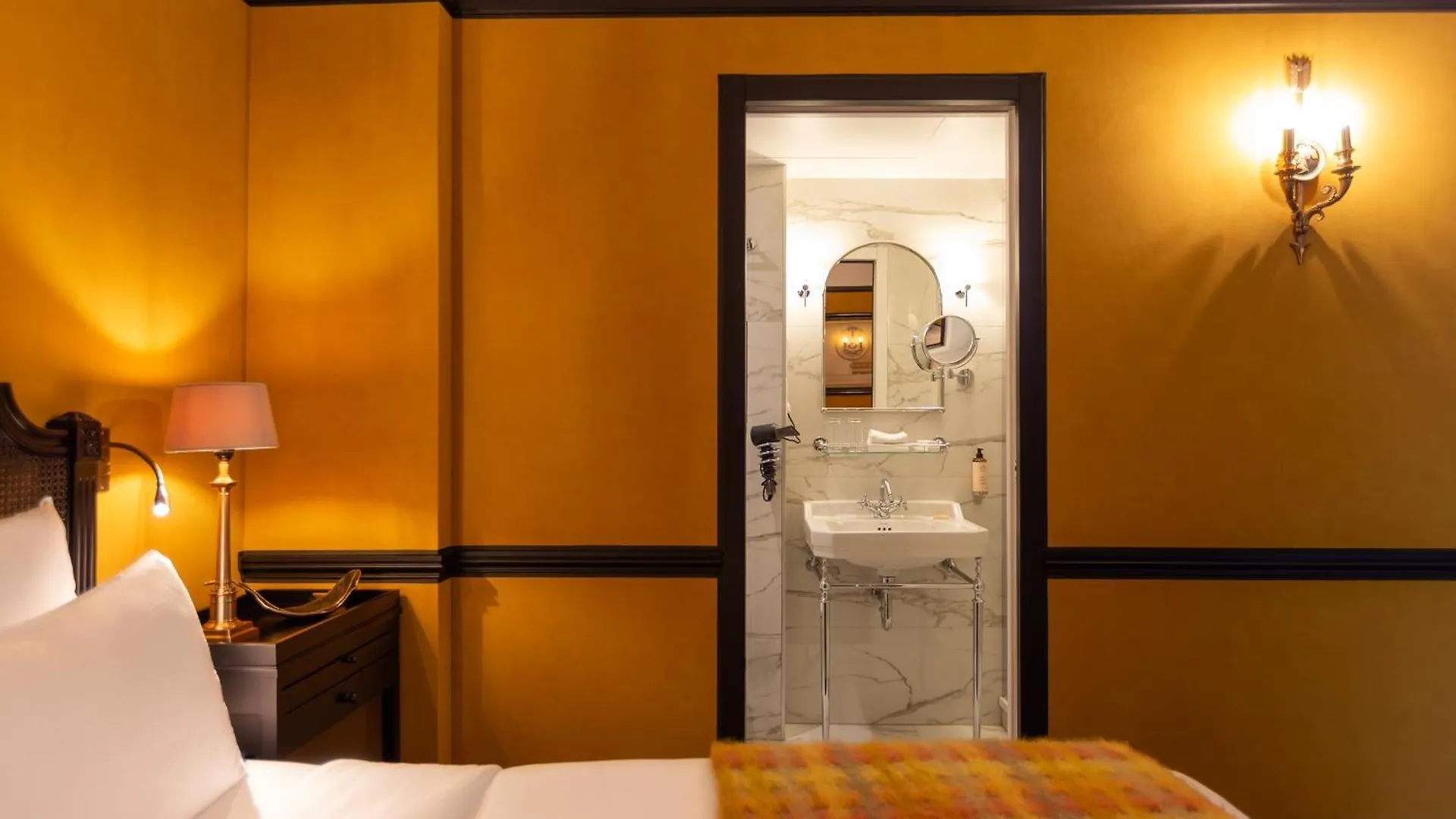 Hôtel Gabriel Paris 4*,