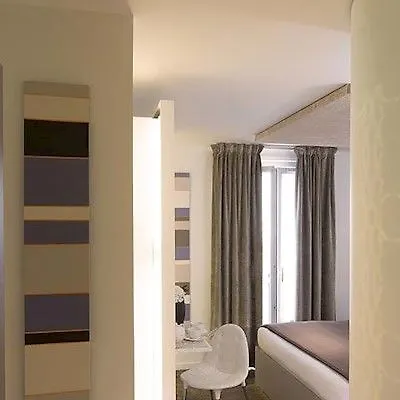 ****  Hotel Gabriel Paris France
